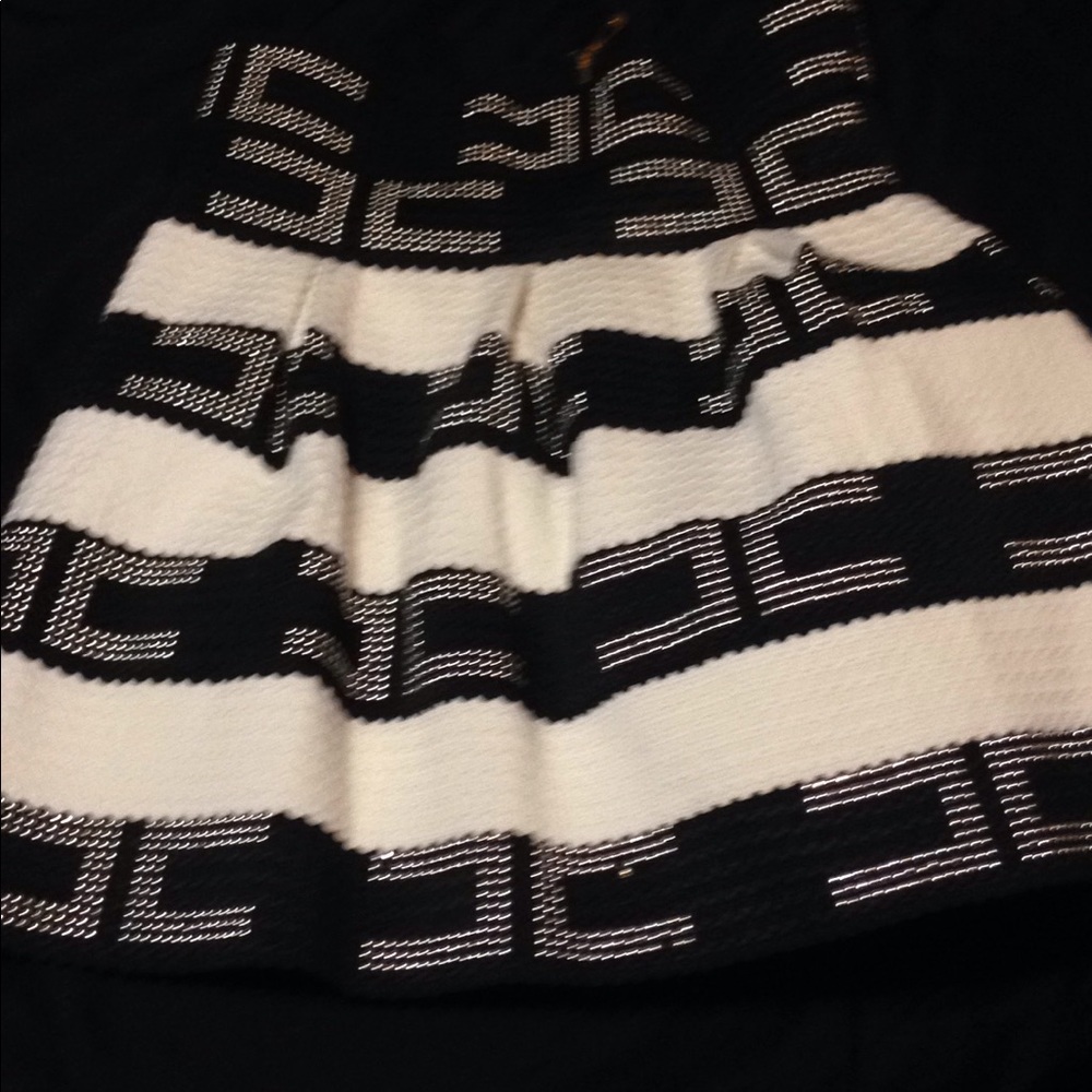 Very cute mini skirt - New